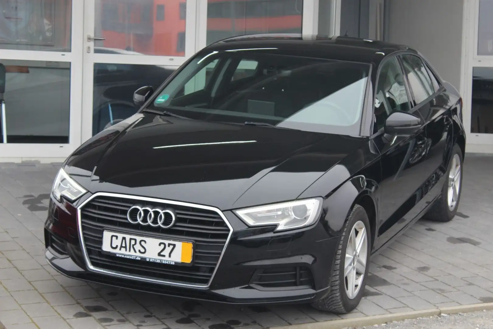 Audi A3 Limousine 30 TFSI Navi LED SHZ Schwarz - 1