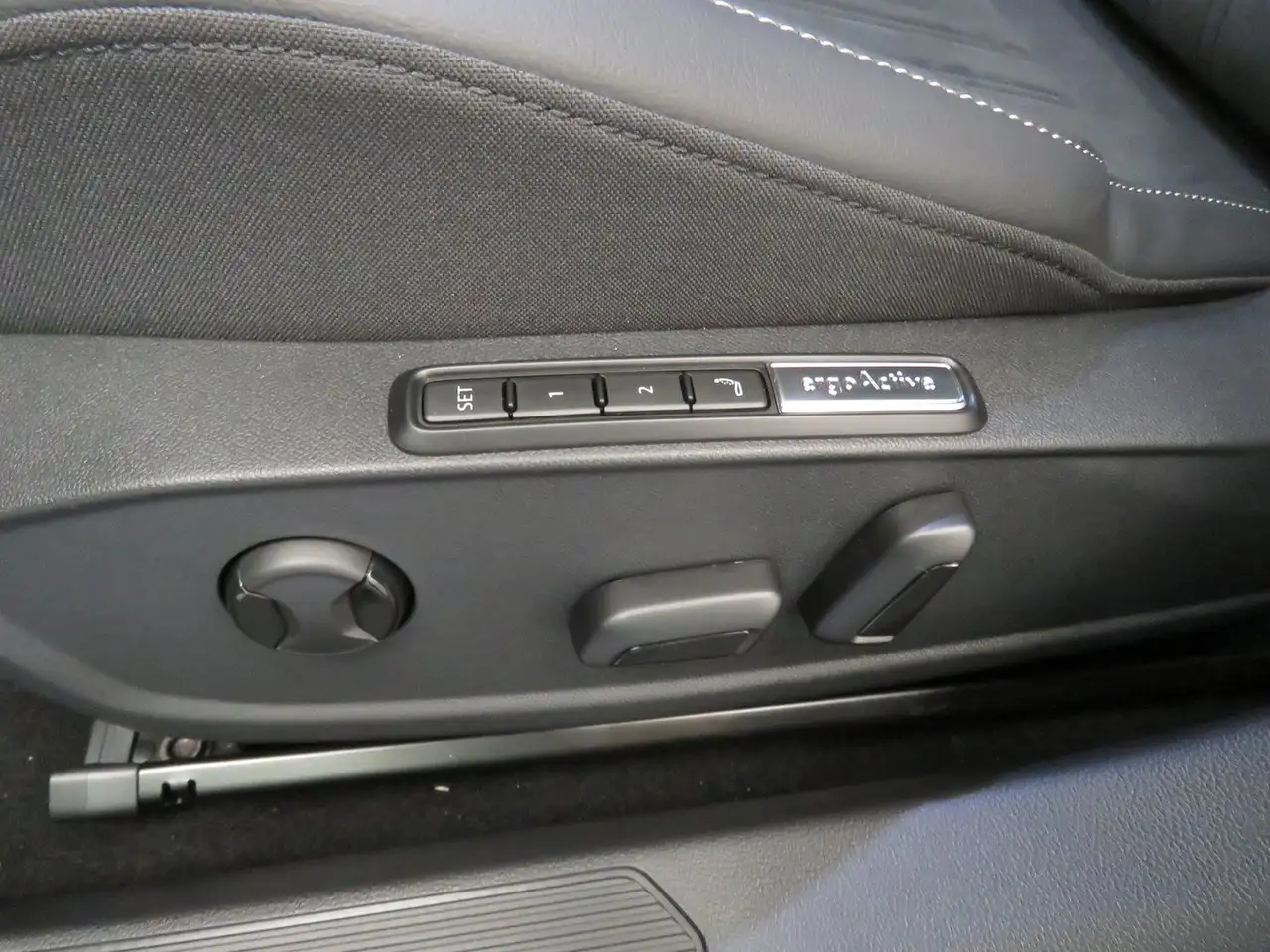 Volkswagen Golf Rabbit TSI 9