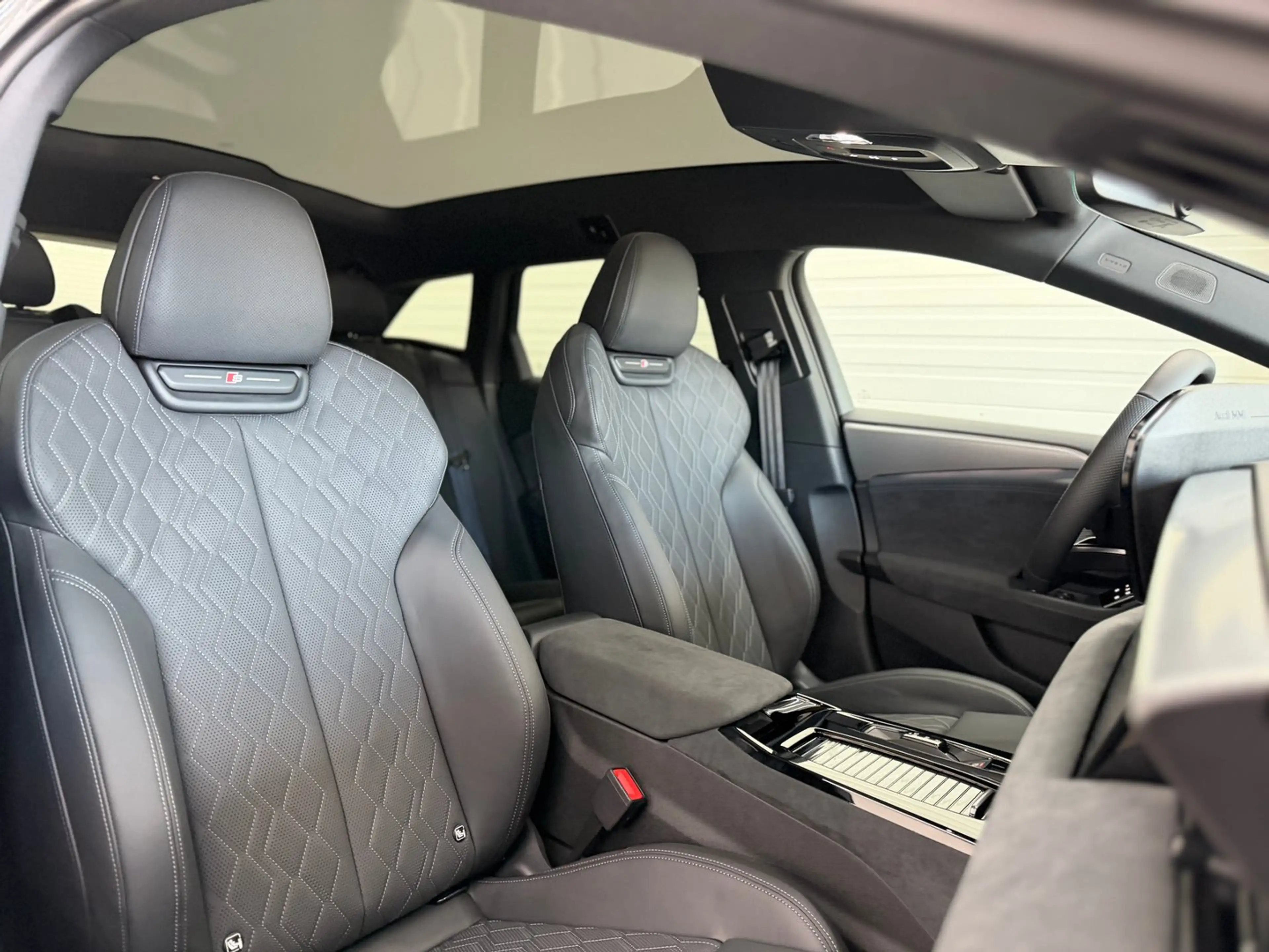 Audi S6 e-tron e-tron — photo 14