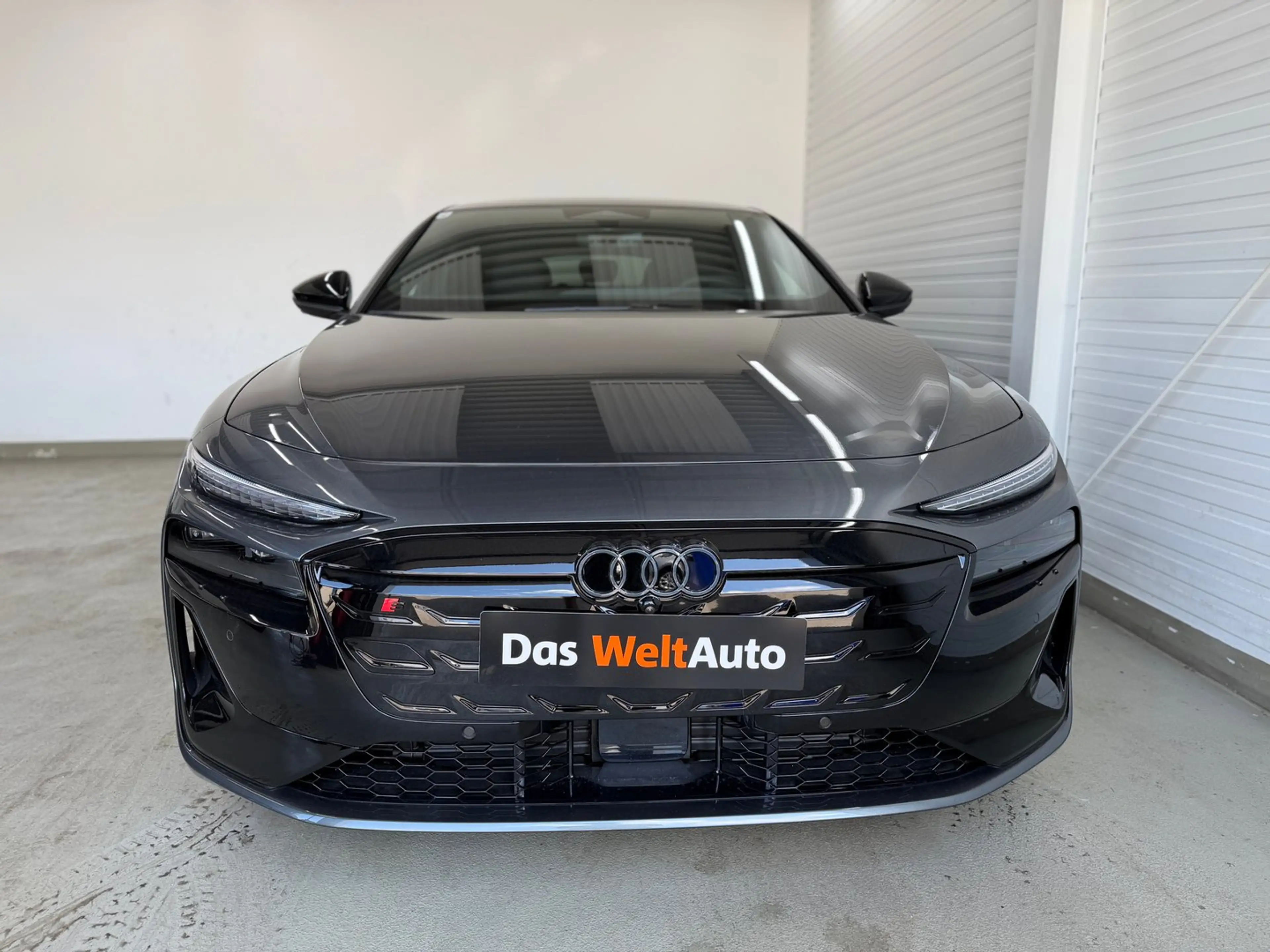 Audi S6 e-tron e-tron — photo 2