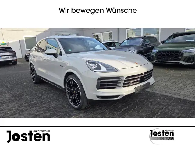Porsche Cayenne E-Hybrid Platinum Edition Pano Chrono Air