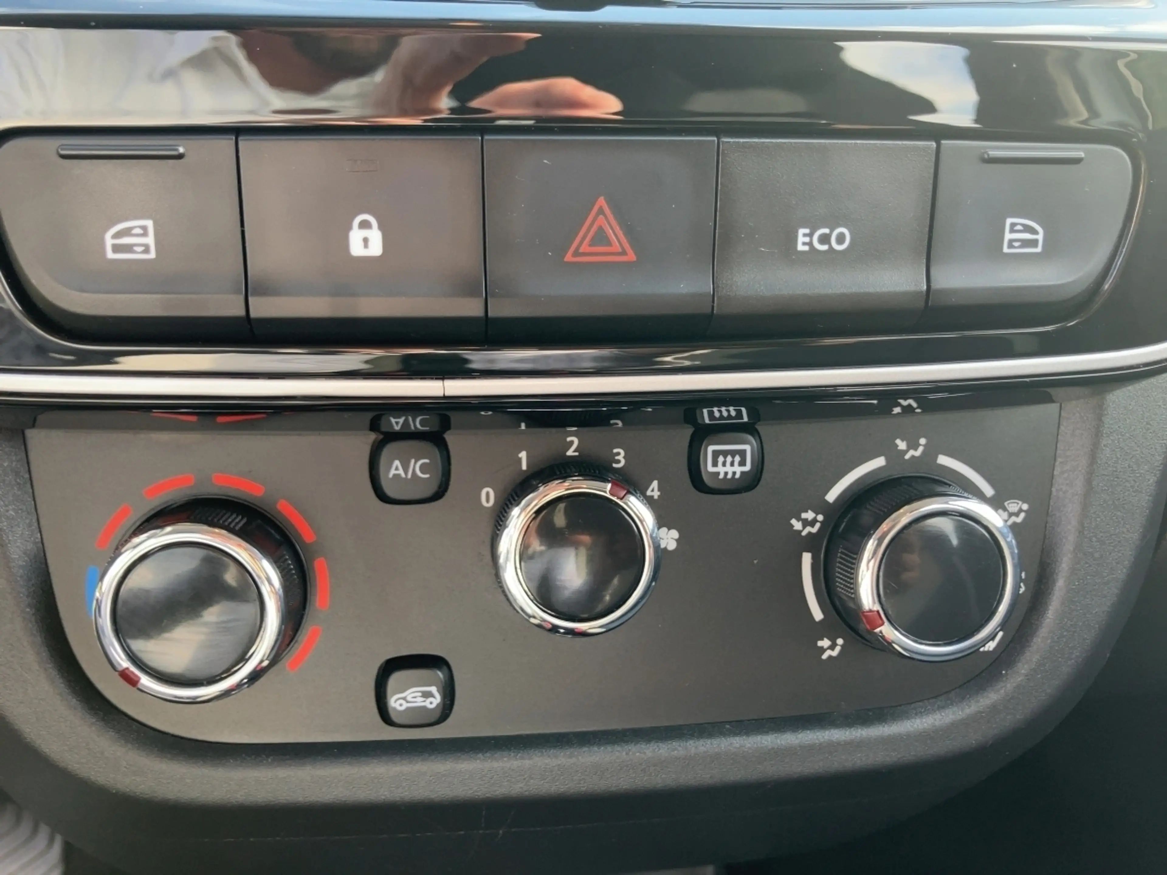 Dacia Spring Electric 45 Essential — photo 13