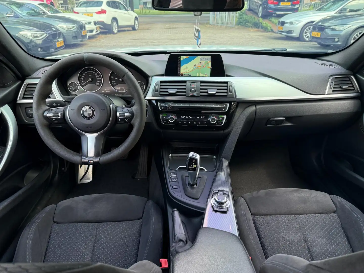 BMW 318 3-serie 318i Centennial Executive M Sport|19 inch Wit - 2