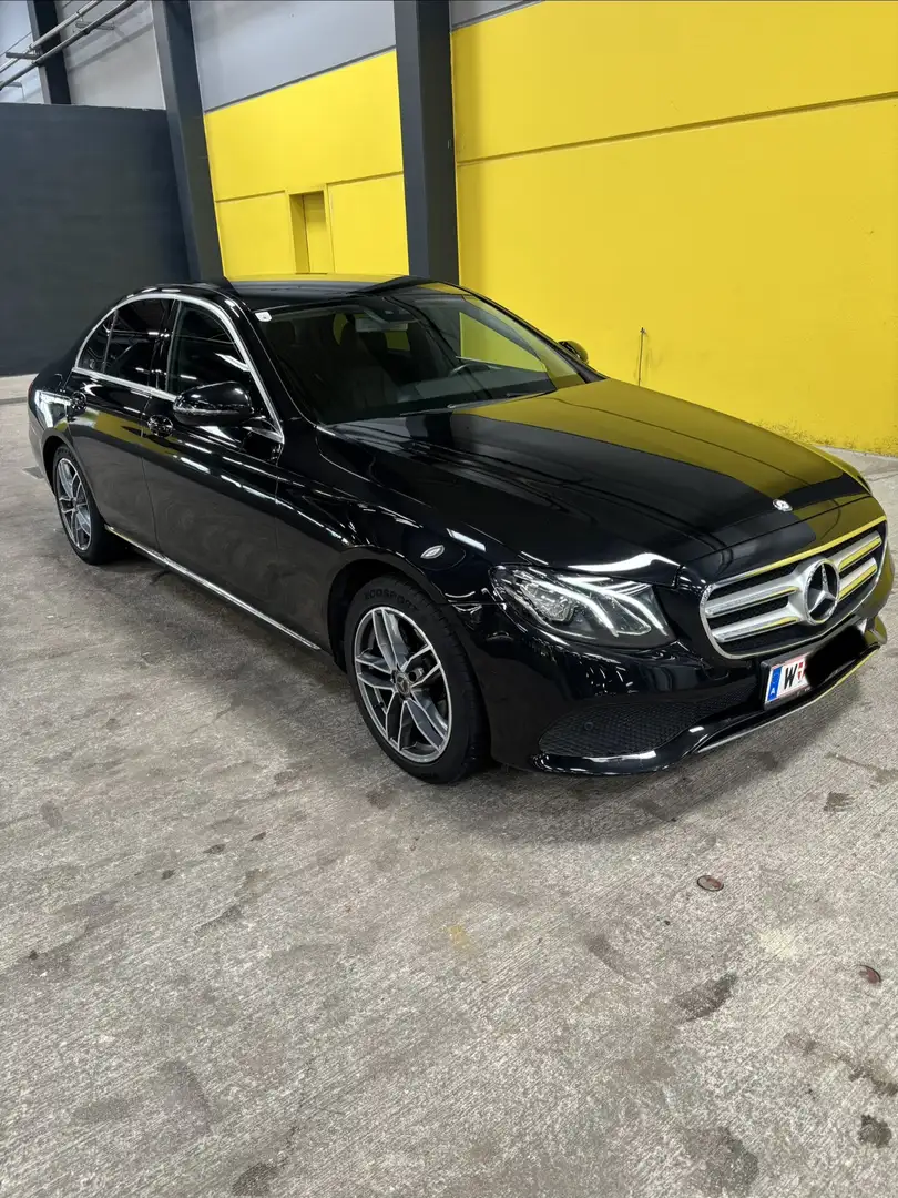 Mercedes-Benz E 220 d Aut. Schwarz - 2