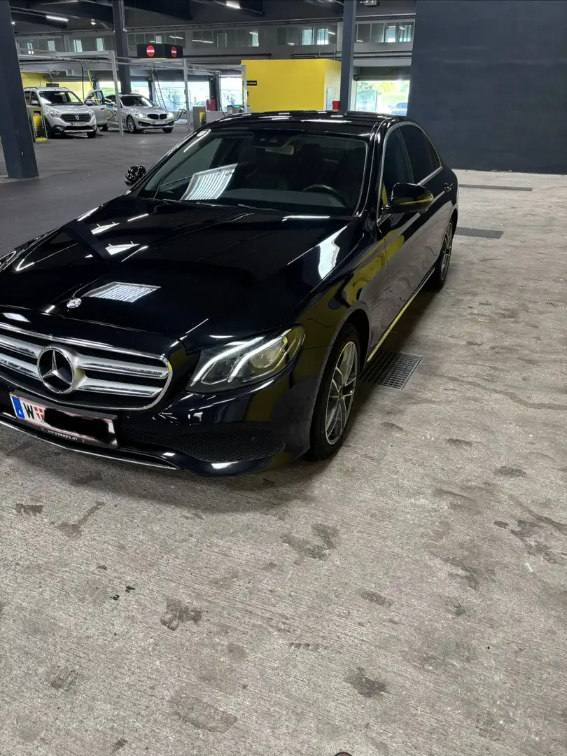 Mercedes-Benz E 220 d Aut. Schwarz - 1