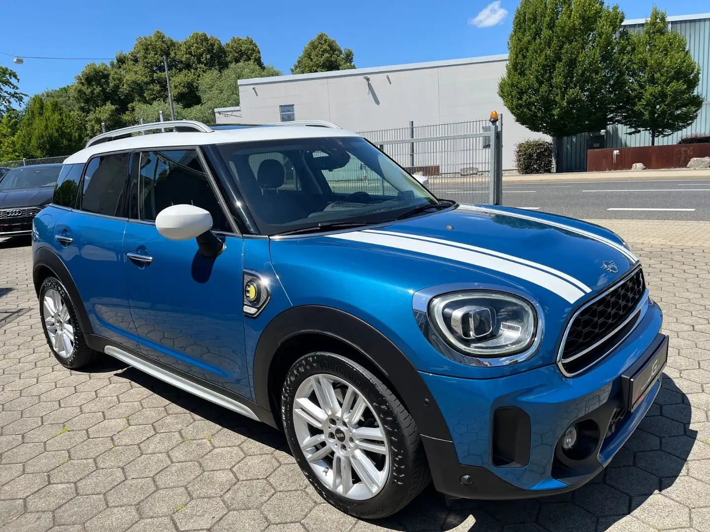 MINI Cooper SE Countryman COOPER SE Countryman  All4 Leder*Kam*Pano*HuD Blau - 2