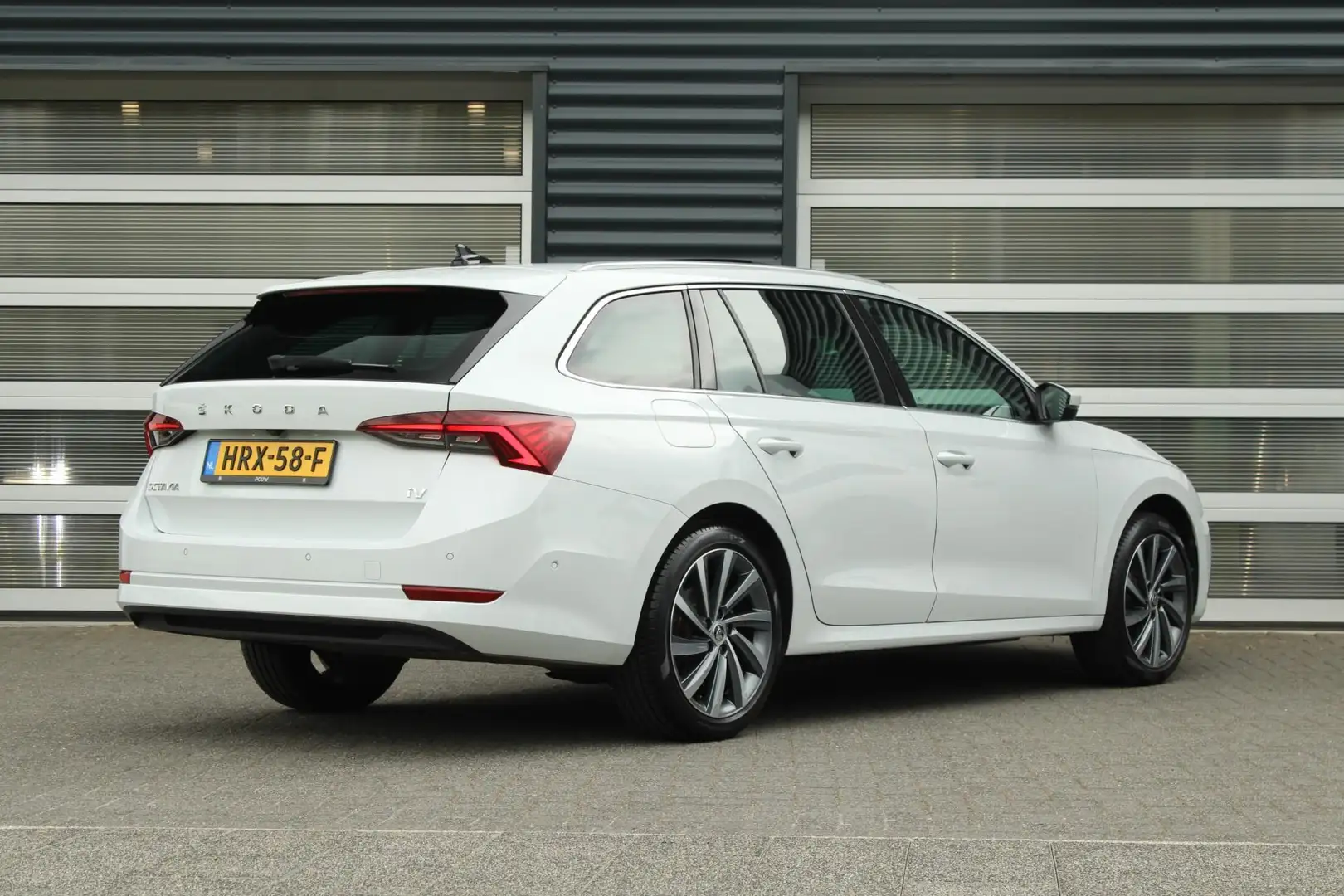 Skoda Octavia Combi 1.4 TSI 204pk iV PHEV Business Edition | Sch Wit - 2