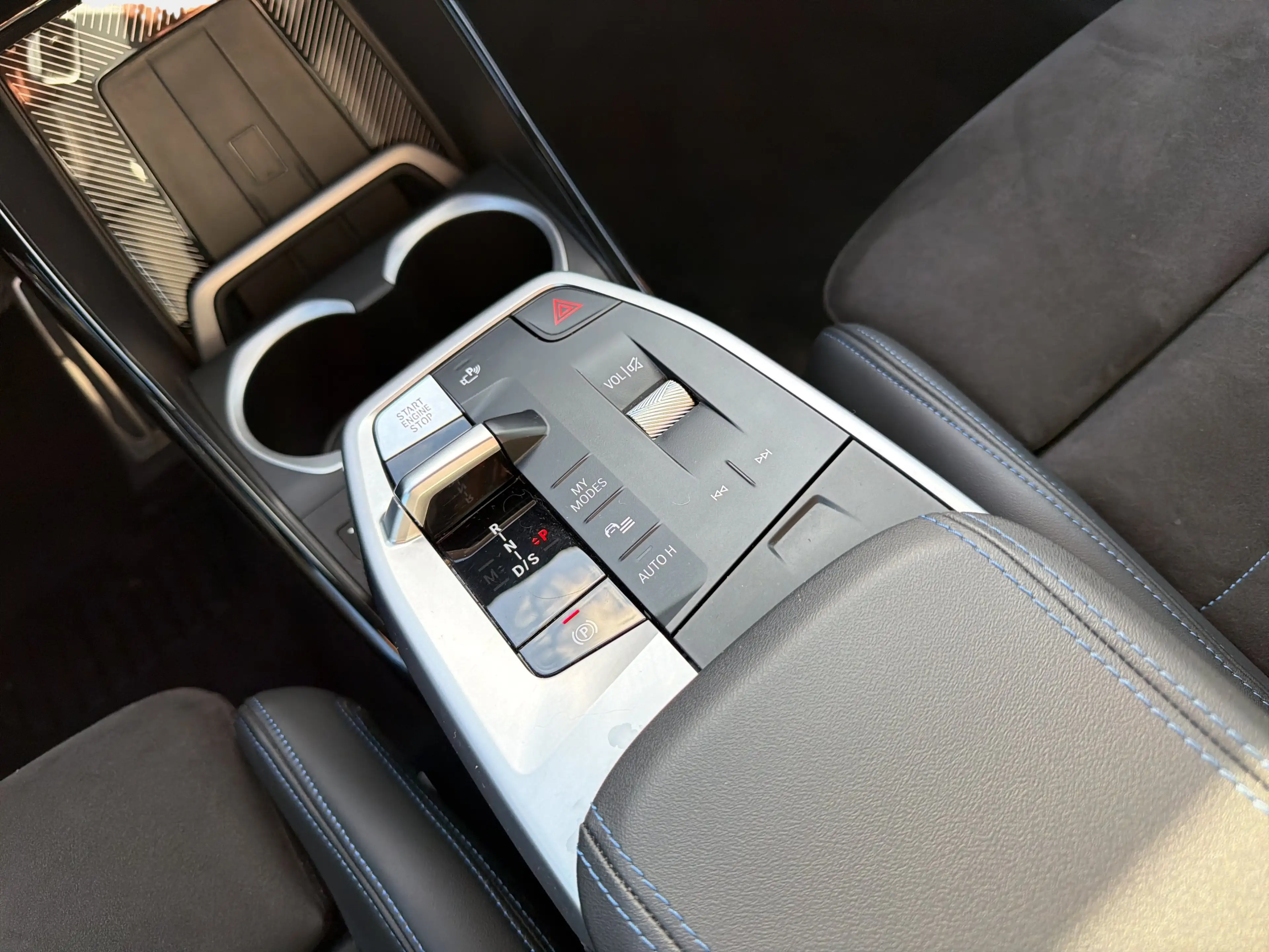 BMW X1 xDrive20d — photo 13