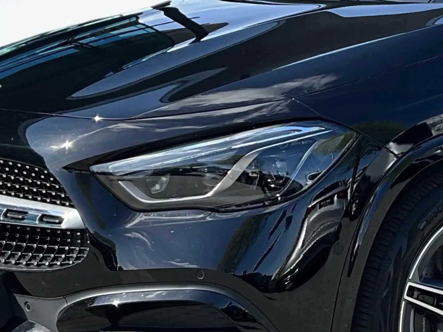 Mercedes-Benz GLA 200 d AMG Style SpurW S-Sitz KeyLess PDC Schwarz - 2