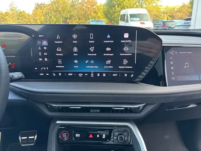 Audi SQ5 view 11