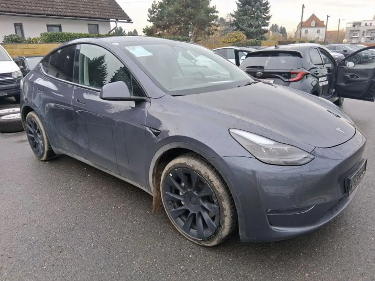 Tesla Model Y Long Range AWD 75kWh Grau - 1