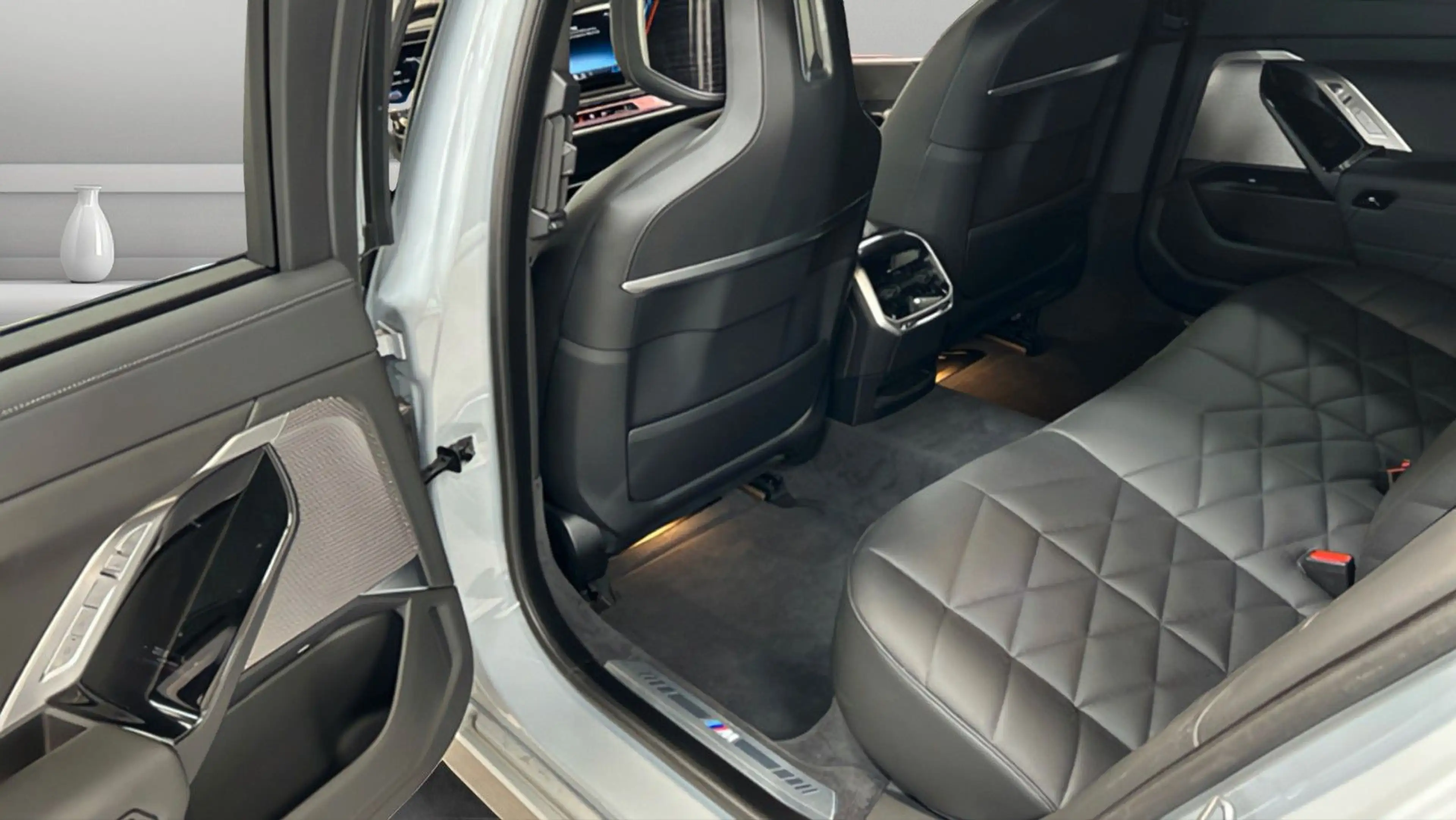 BMW i7 eDrive 50 M Sport FondEnt Pano.HuD RFK360°B&W — photo 10