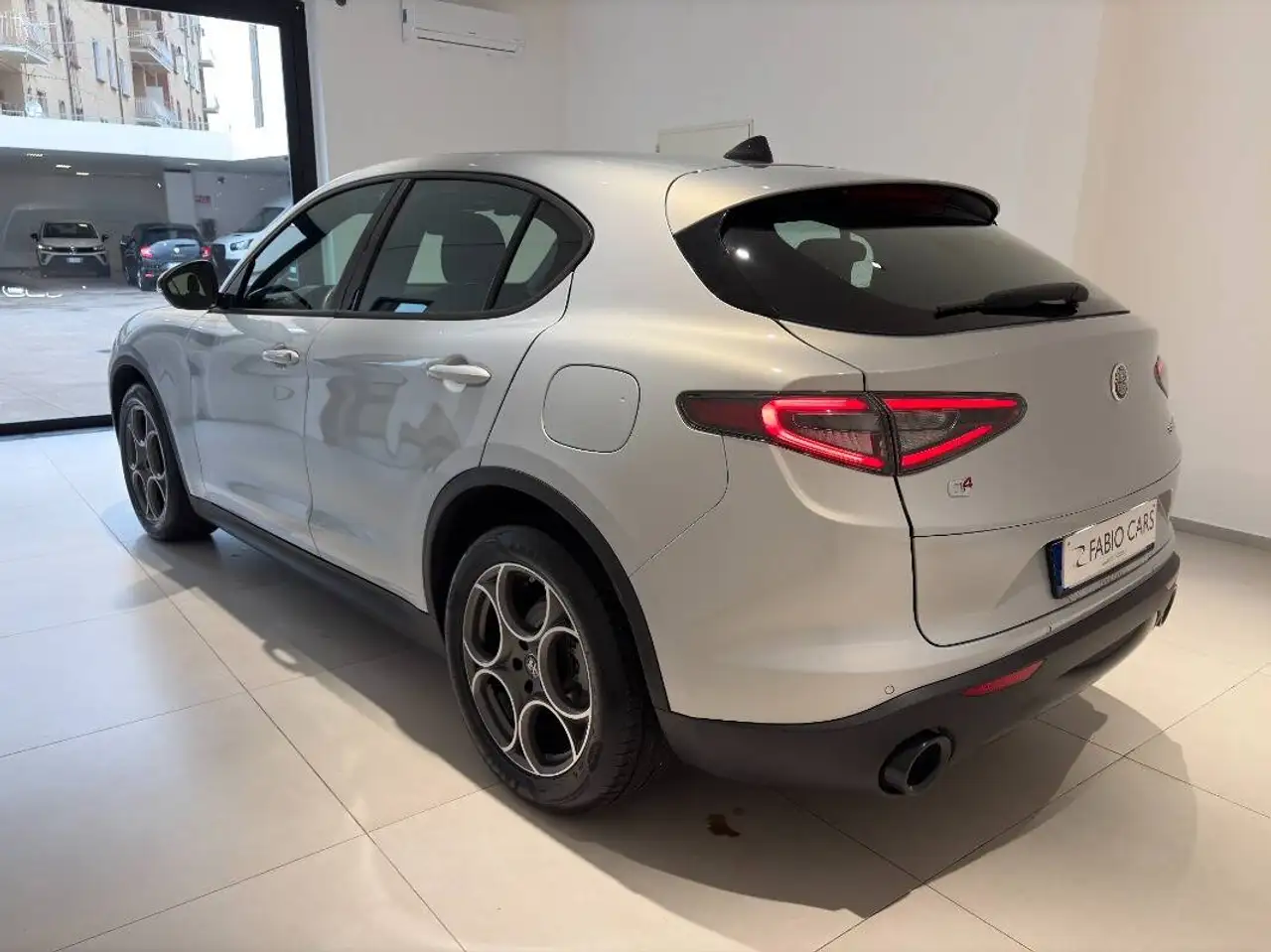 Alfa Romeo Stelvio 2024 — фото 6