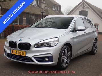 2-serie Active Tourer 220i Sportline HEADUP/TREKHA