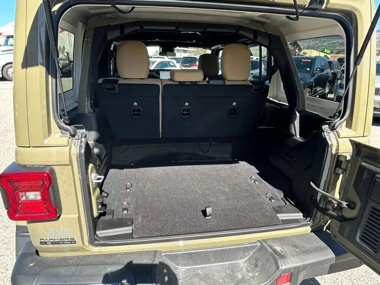 Jeep Wrangler снимка Jeep Wrangler