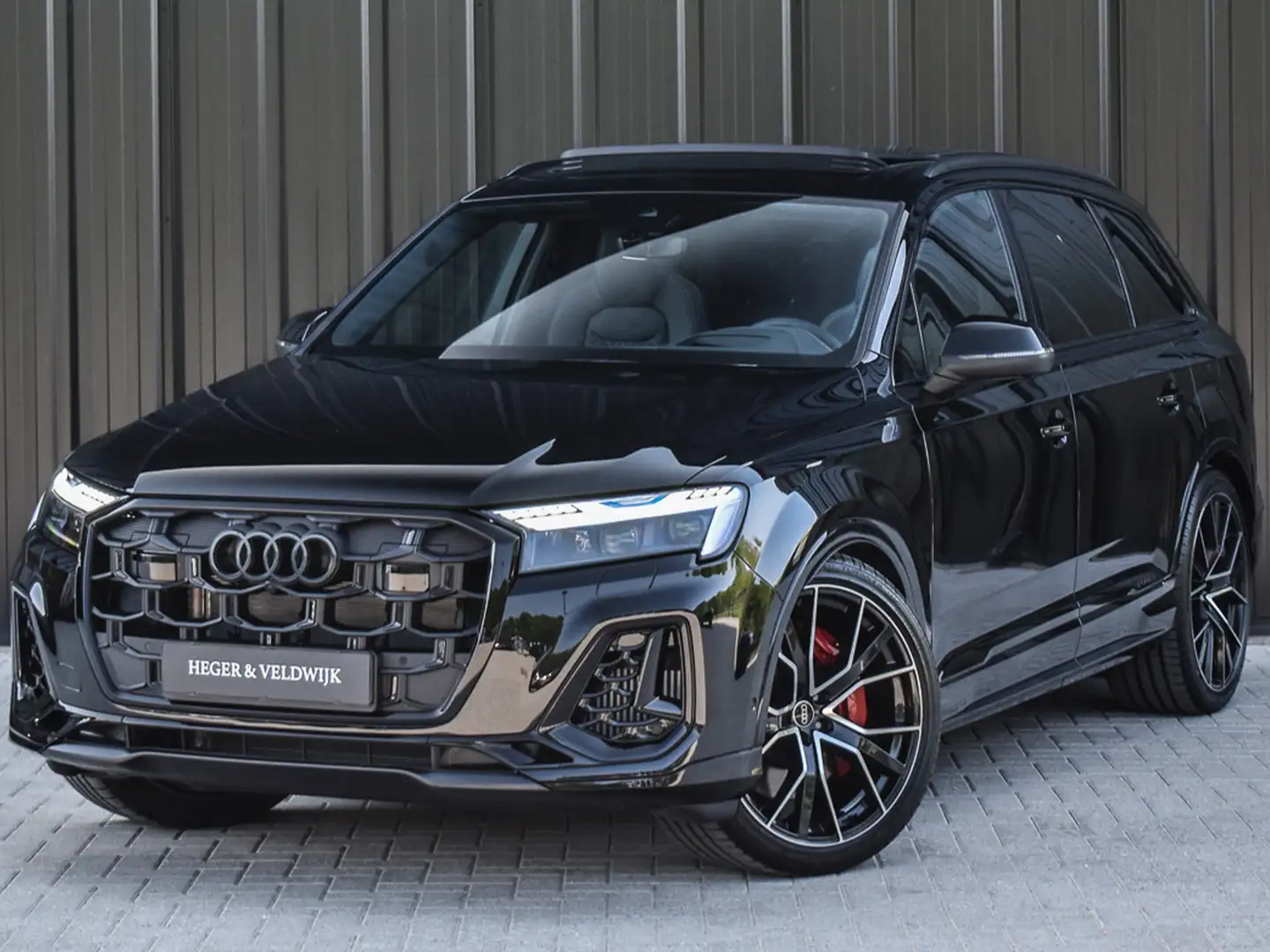 Audi Q7 60 TFSI e QUATTRO PRO LINE S COMPETITION | PANORAM Zwart - 2