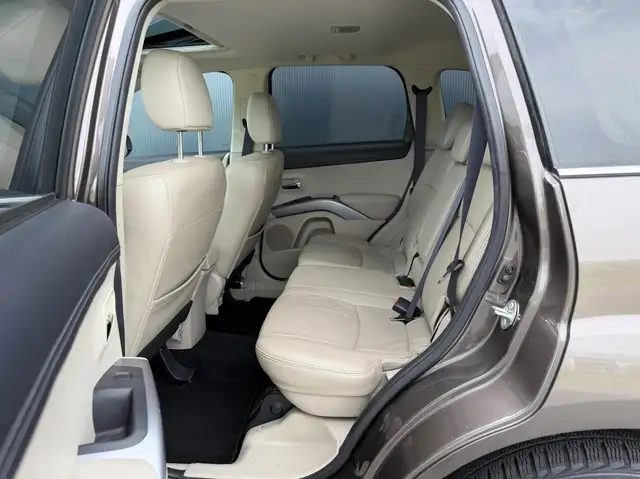 Mitsubishi Outlander view 19