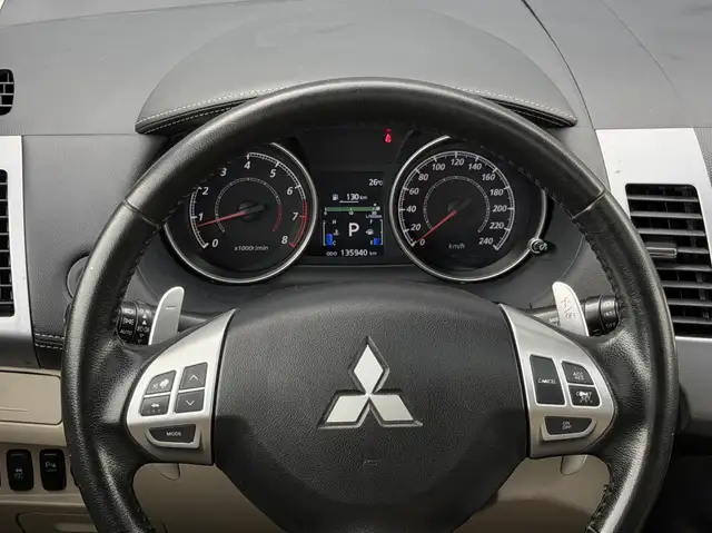 Mitsubishi Outlander view 23