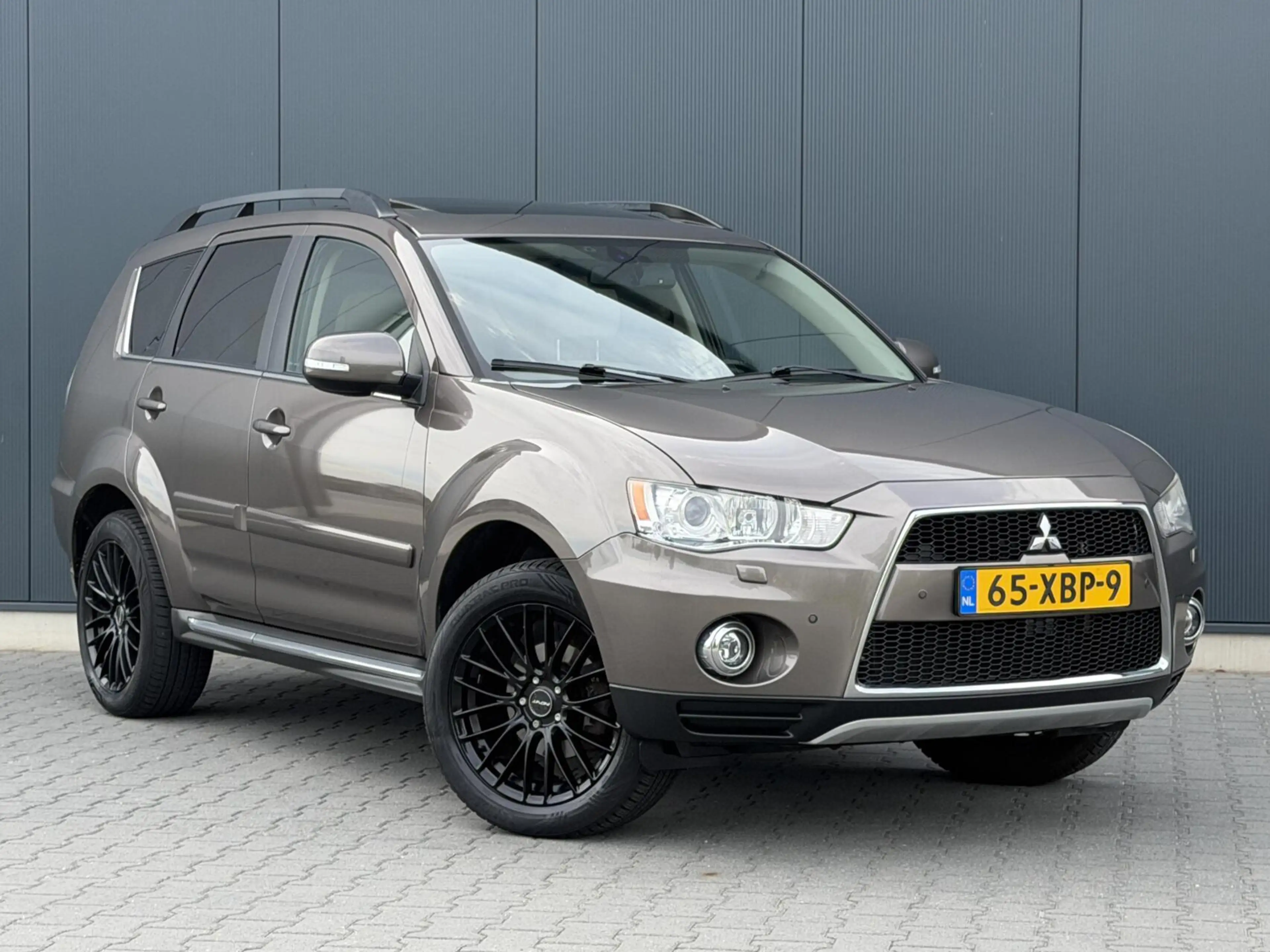 Mitsubishi Outlander 2.0 Edition Two Leder - Schuifdak - Xenon - 3e Eig — photo 2