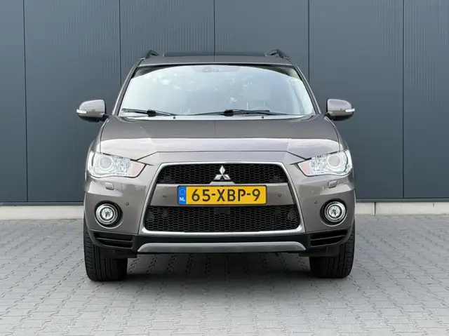 Mitsubishi Outlander view 7