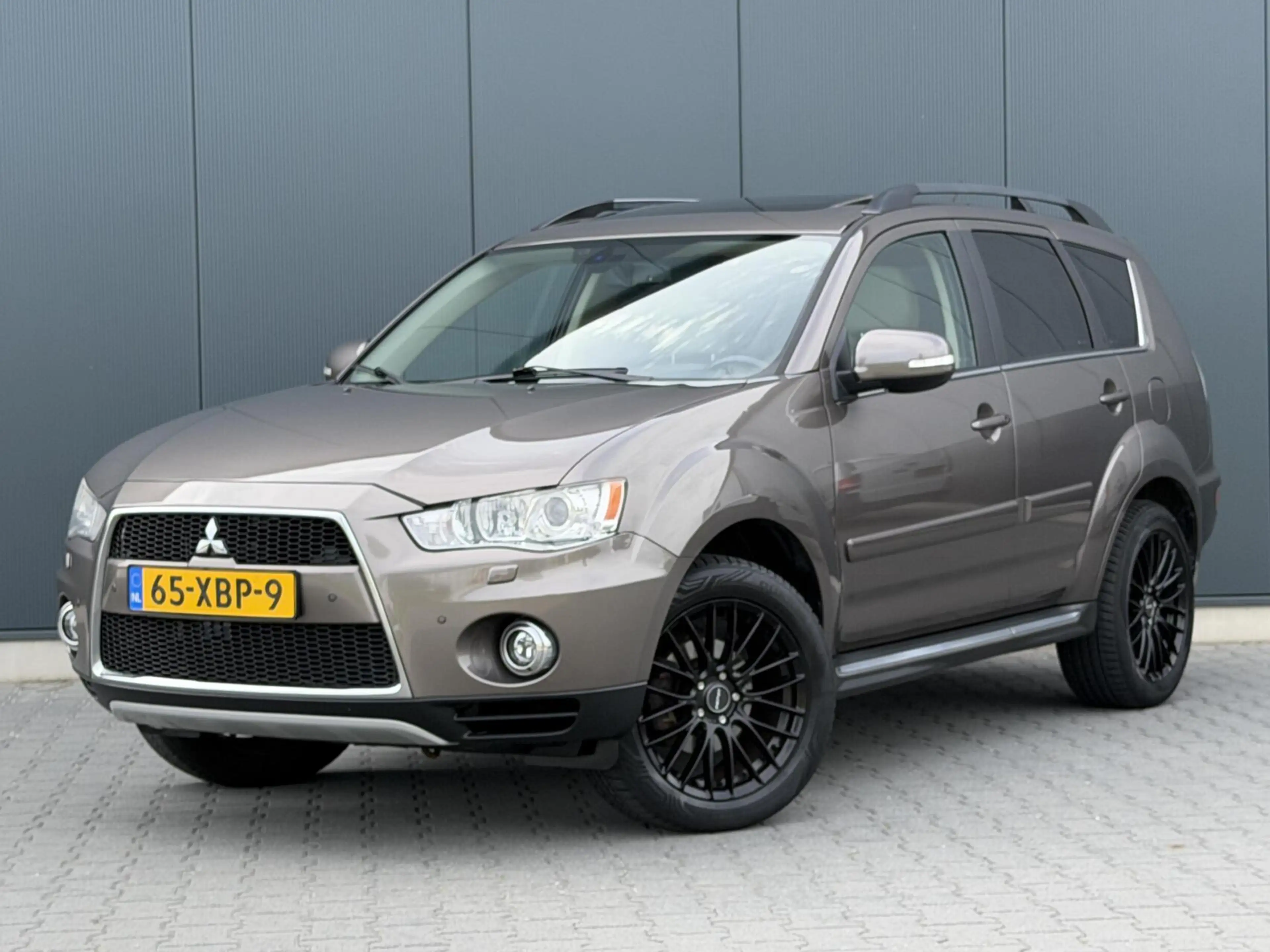 Mitsubishi Outlander 2.0 Edition Two Leder - Schuifdak - Xenon - 3e Eig