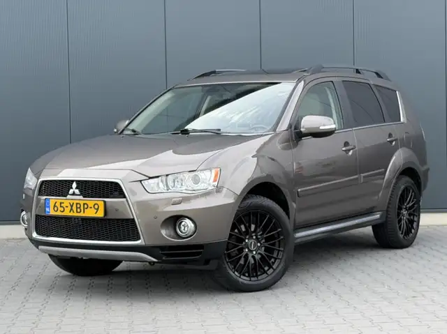 2012 Mitsubishi Outlander in Brown for sale