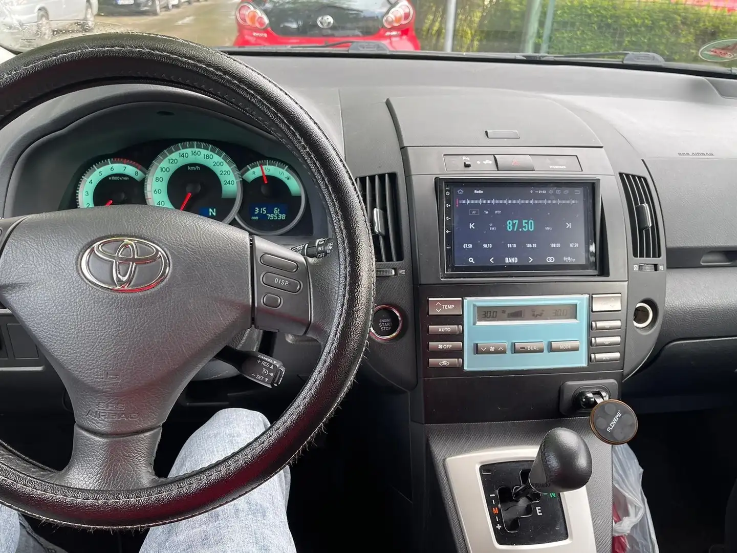 Toyota Corolla Verso 1.6 Plateado - 2