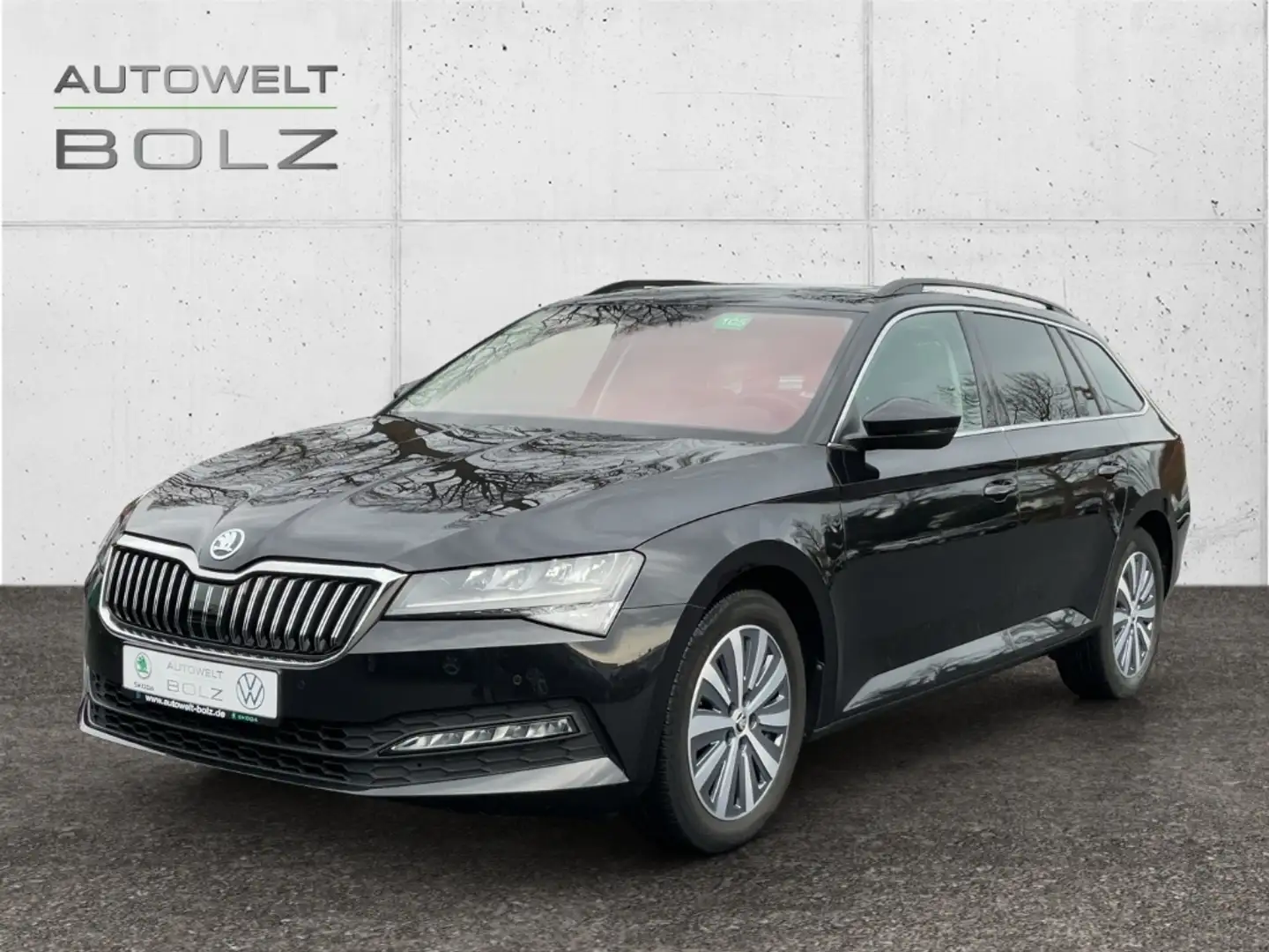 Skoda Superb Combi Ambition 2.0 TDI AHK Panodach Navi Digitales Schwarz - 1
