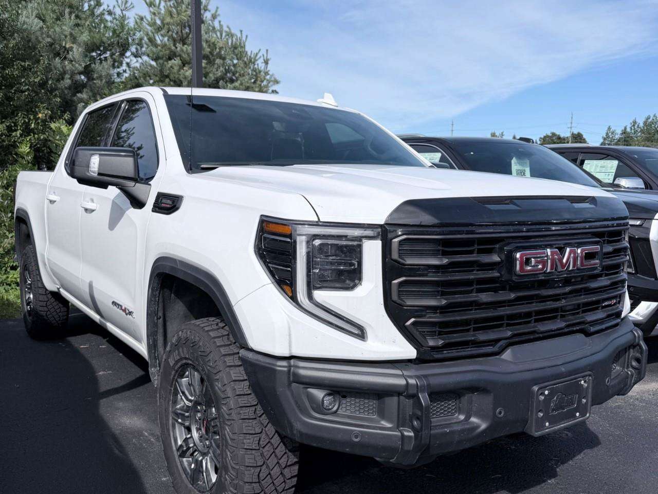 2026 GMC Sierra 1500 4WD Crew Cab 147  AT4X — снимка 1