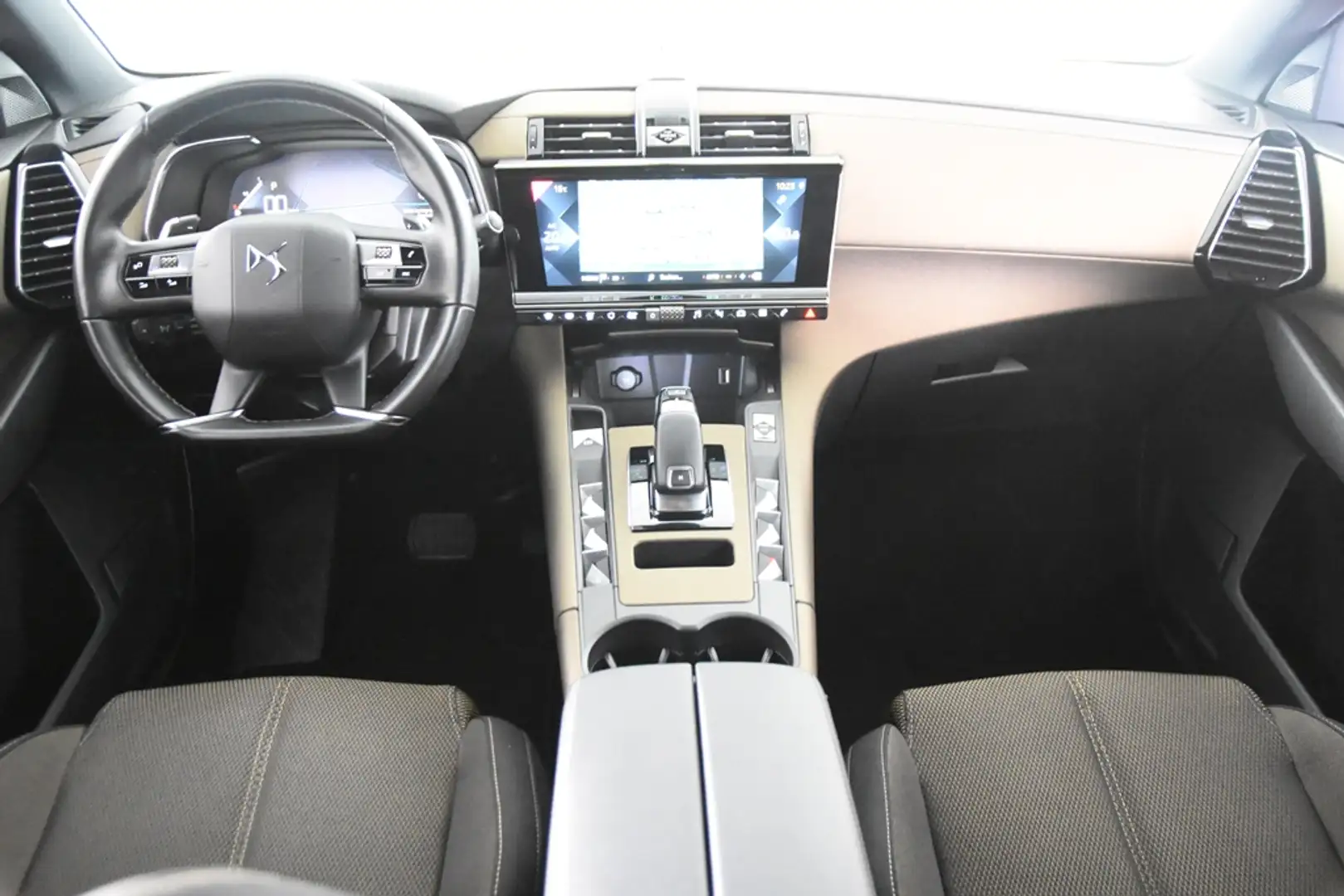 DS Automobiles DS 7 Crossback 180 EAT8 *1ste Eigenaar*Navigatie*DAB* Grijs - 2