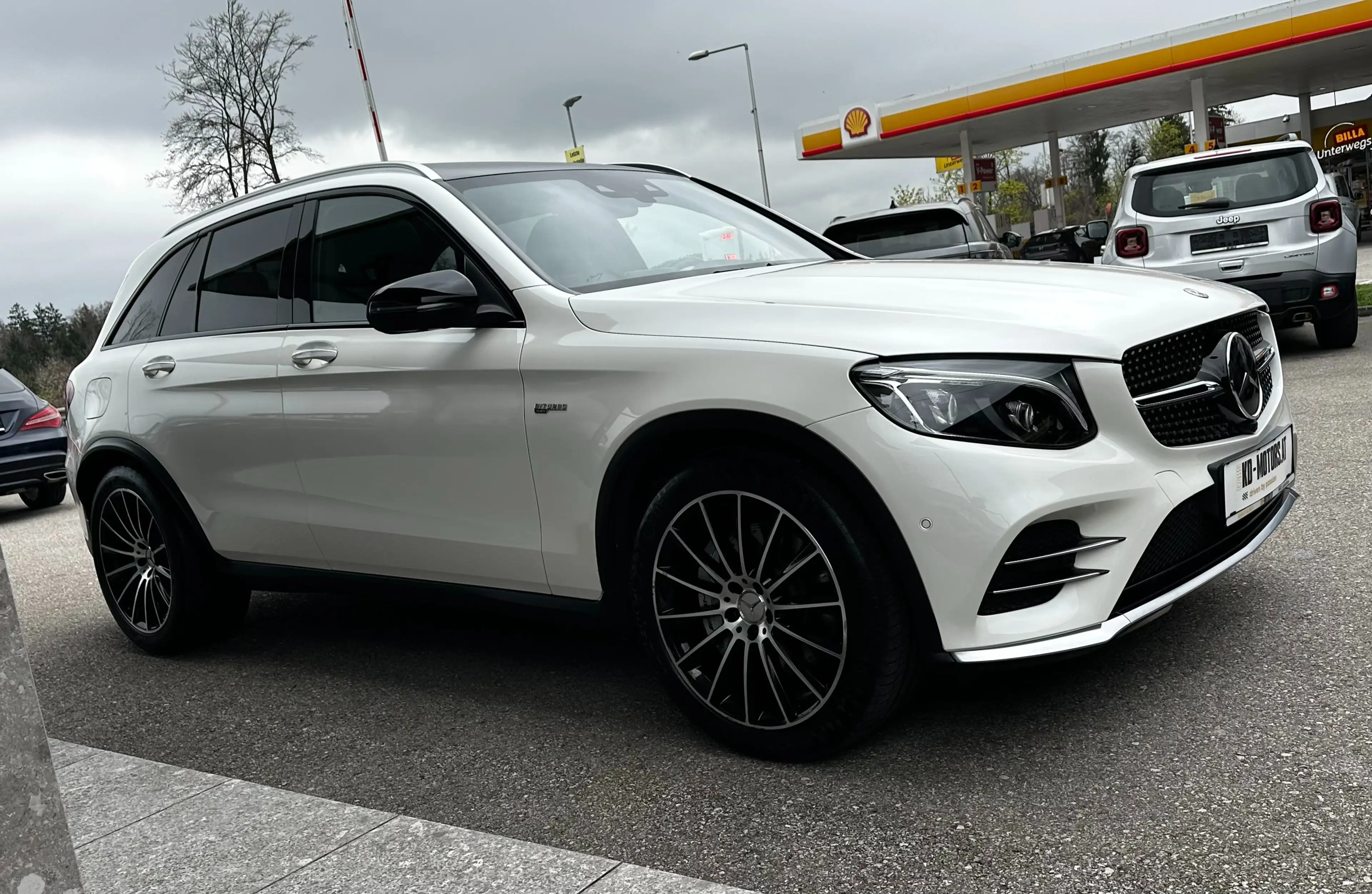 Mercedes-Benz GLC 43 AMG 4Matic 1.Besitz*Designo*Burmester*ACC*360°*20" — photo 3