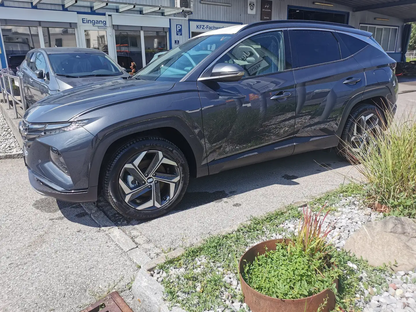 Hyundai TUCSON 1,6 T-GDI Plug-In Hybrid 4WD Smart Line Aut. Grau - 1