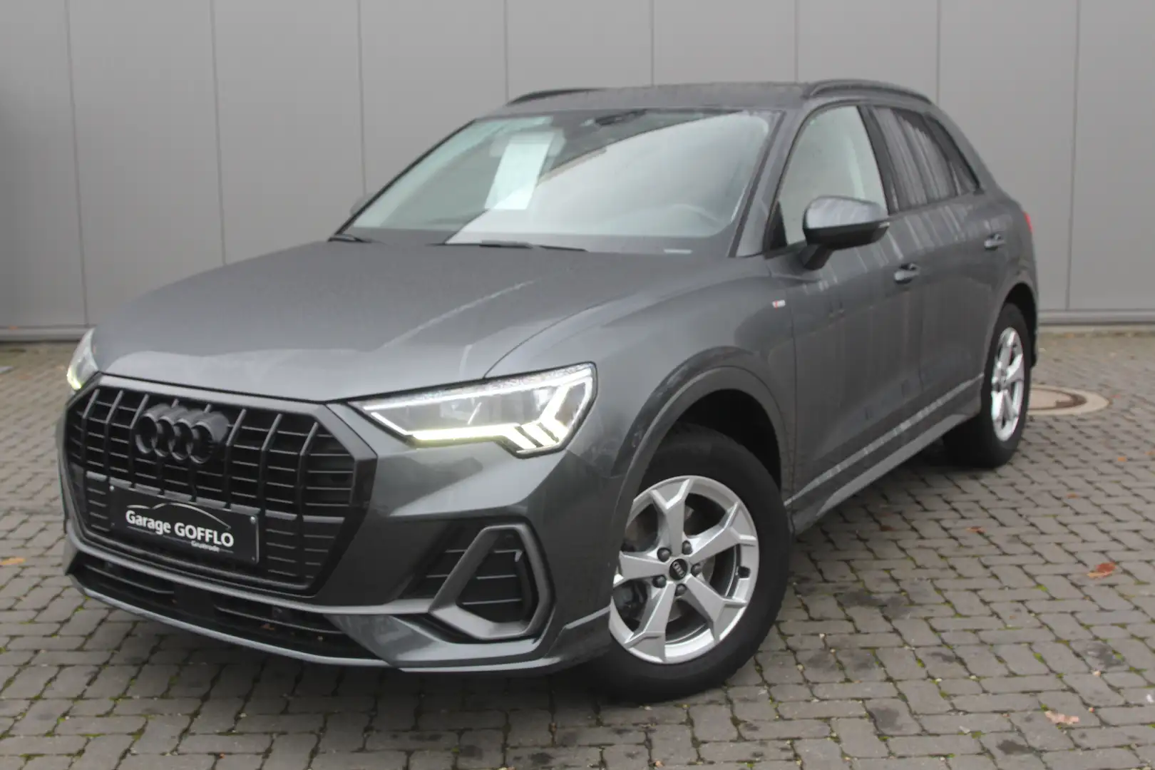 Audi Q3 1.5 TFSI S-LINE BLACK PACK - 55.000KM - 2021 Gris - 1
