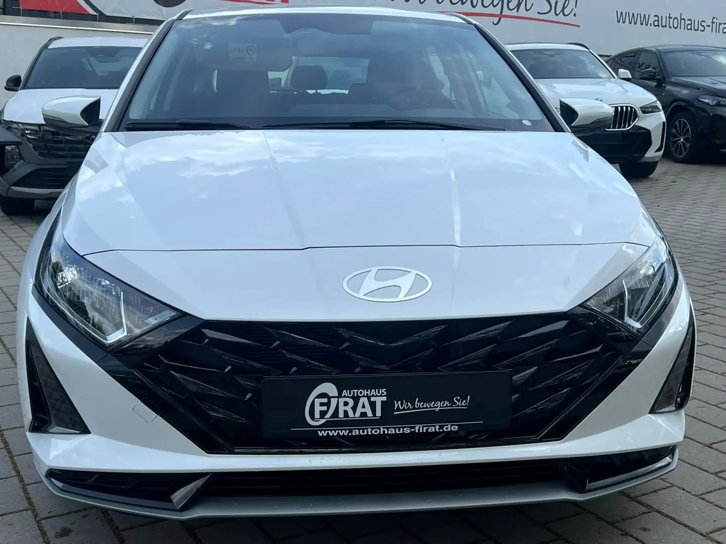 Hyundai i20 1,0 T-Gdi DCT Navi/R-Kamera Weiß - 1