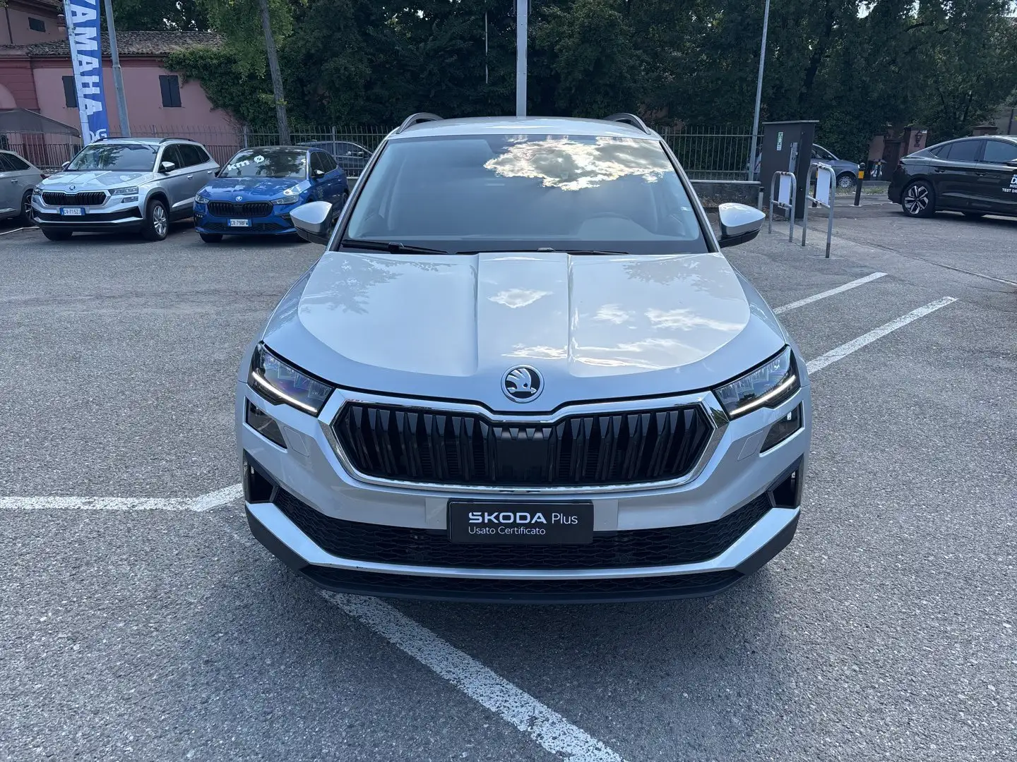 Skoda Karoq 1.5 TSI ACT DSG Executive Argento - 2