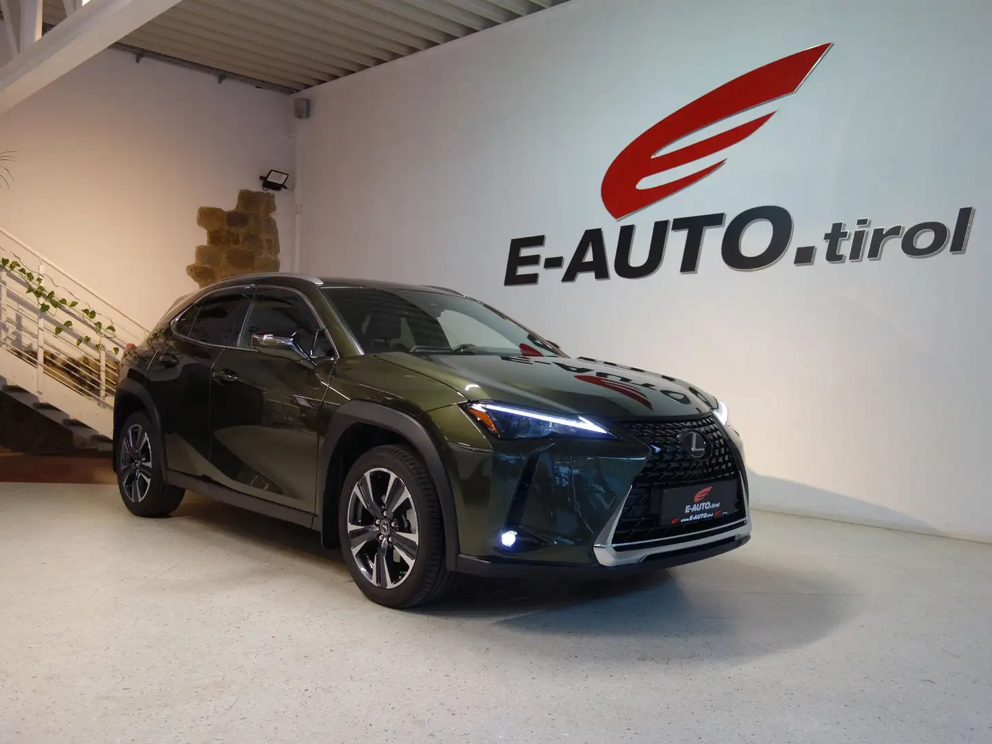 Lexus UX 250h Style-Ed.*HYBRID *ASSISTENZ *NEUWERTIG Vert - 1
