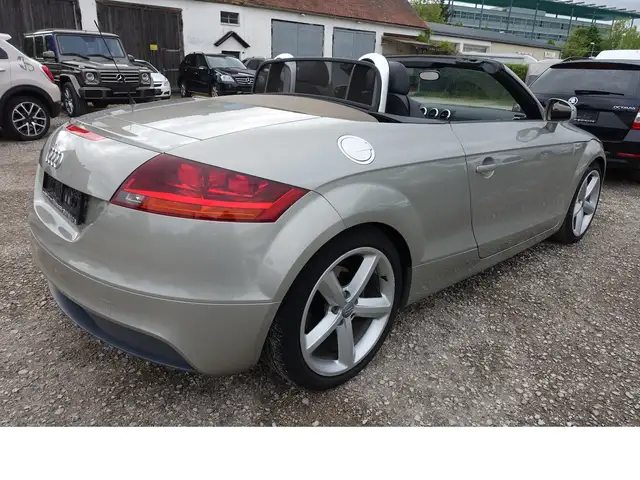 Audi TT view 17
