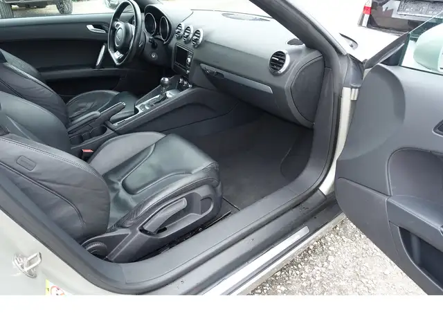 Audi TT view 8