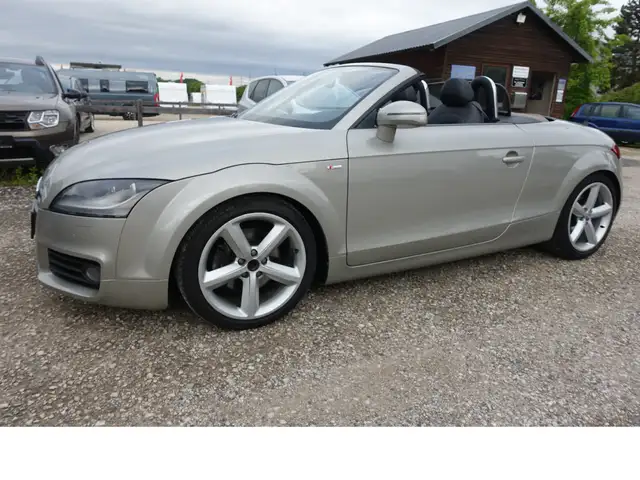 Audi TT view 16