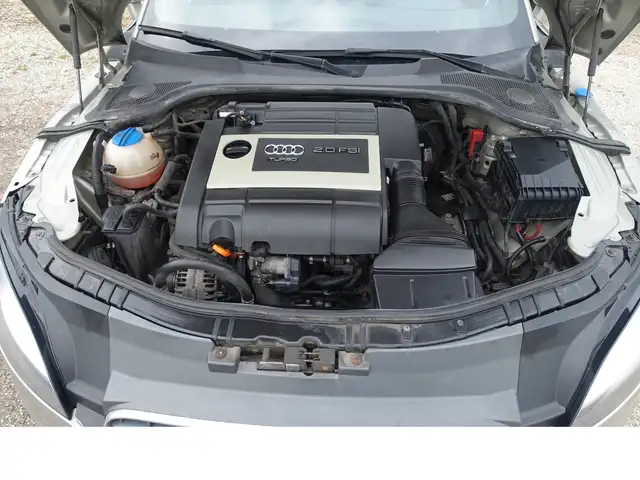 Audi TT view 21