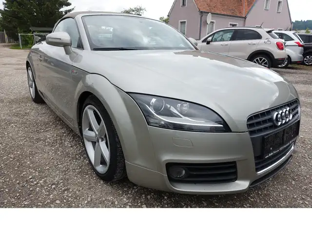 Audi TT view 3