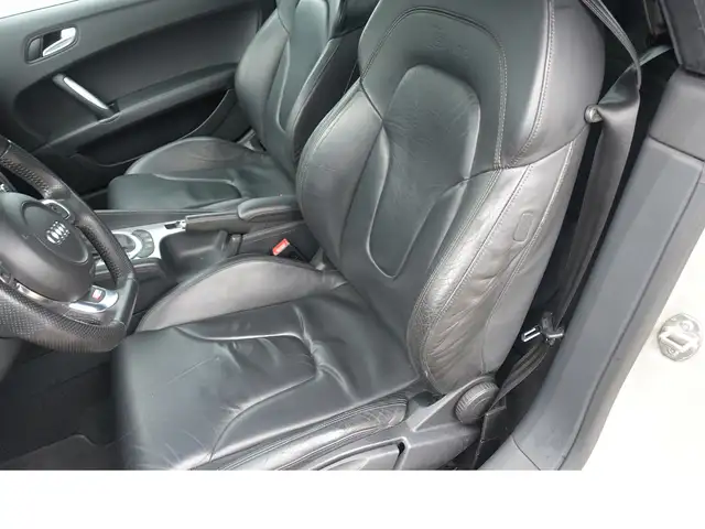 Audi TT view 10