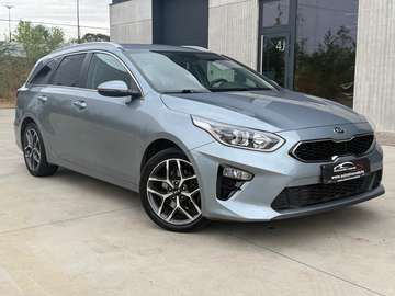 1.6 CRDi Euro 6d / NAVI / CARPLAY/ CAMERA/ LEDER