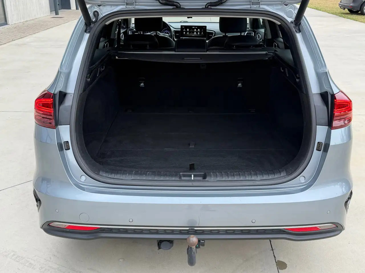 Kia Ceed 1.6 CRDi Euro 6d / NAVI / CARPLAY/ CAMERA/ LEDER, миниатюра 16