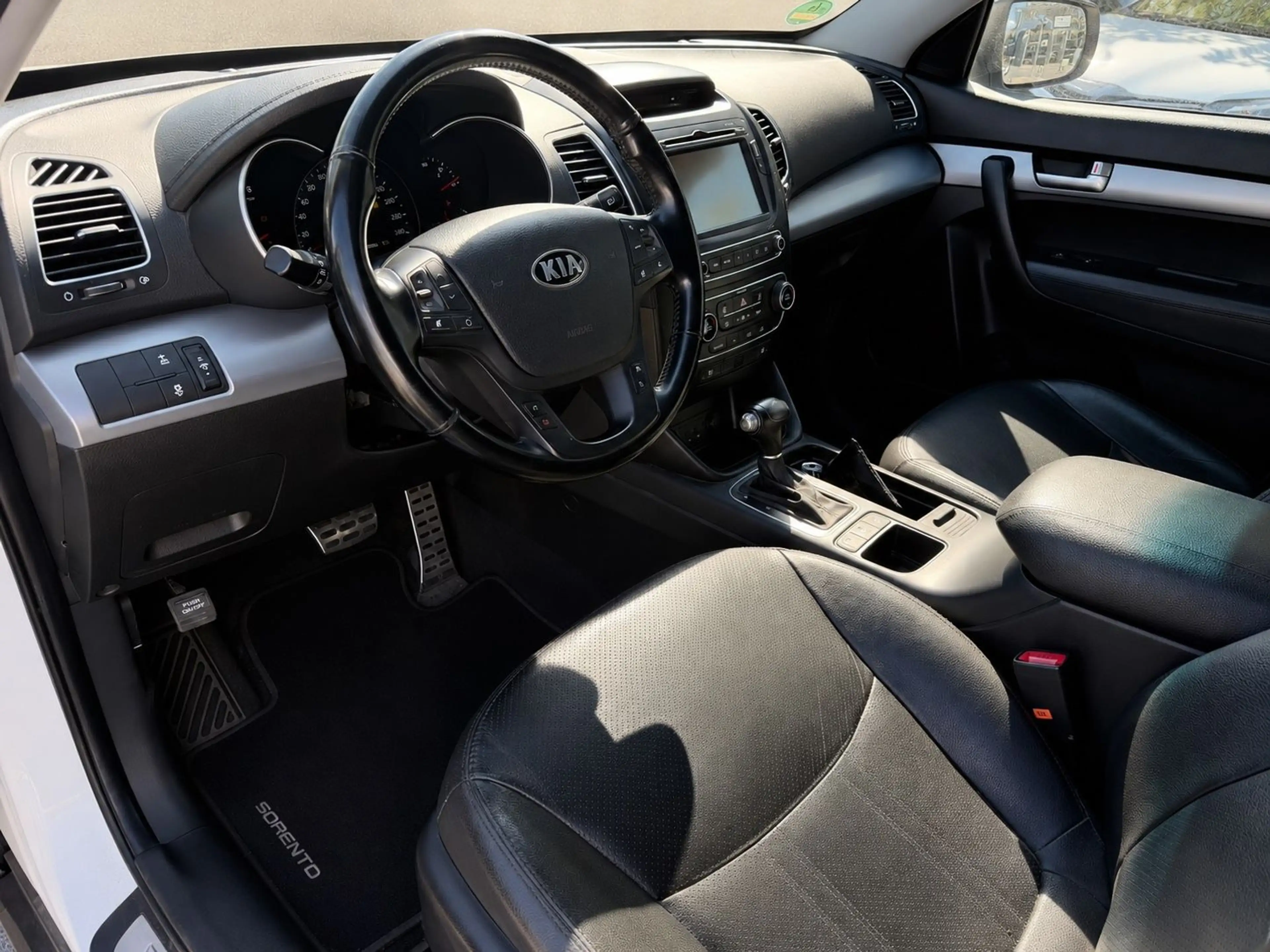 Kia Sorento Spirit 4WD Automatik*Xenon*Tempomat*Pano — photo 7