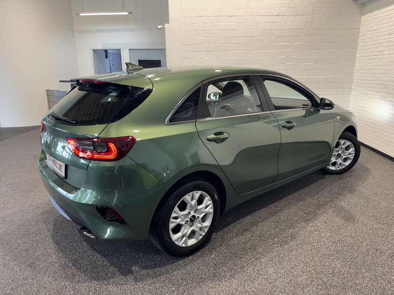 Kia Ceed / cee'd /Ceed AUTOM.NAVI+CAM KLIMA SITZH.ALLWETTER — photo 7