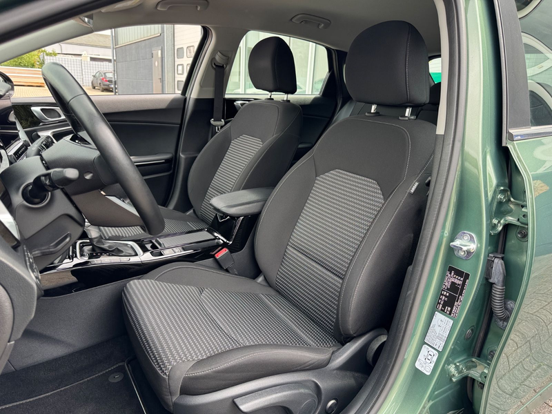 Kia Ceed / cee'd /Ceed AUTOM.NAVI+CAM KLIMA SITZH.ALLWETTER — photo 14