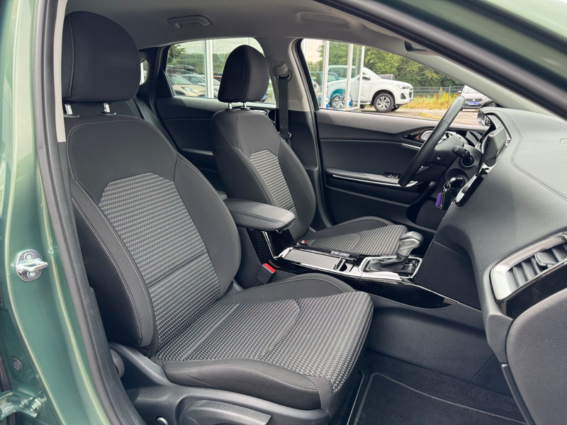 Kia Ceed / cee'd /Ceed AUTOM.NAVI+CAM KLIMA SITZH.ALLWETTER — photo 15