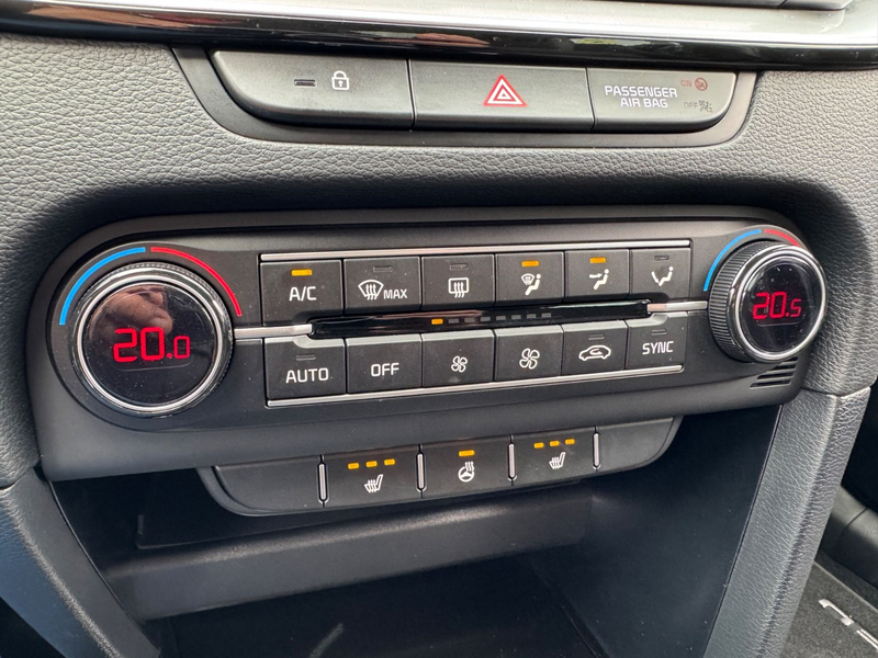 Kia Ceed / cee'd /Ceed AUTOM.NAVI+CAM KLIMA SITZH.ALLWETTER — photo 11