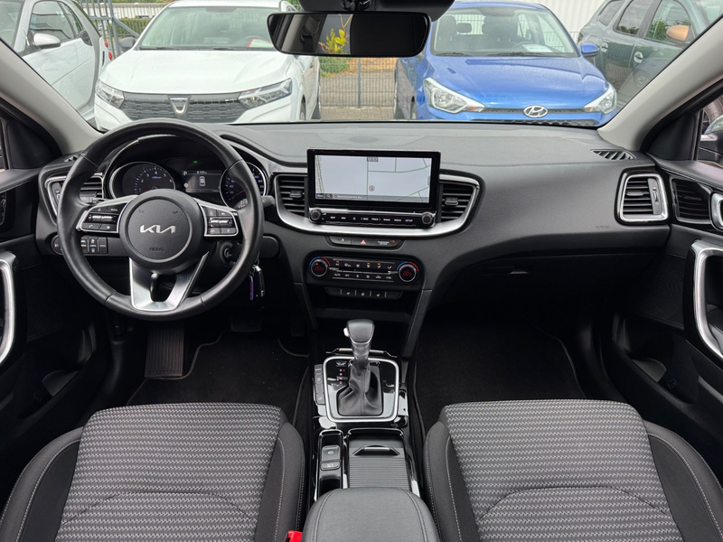 Kia Ceed / cee'd /Ceed AUTOM.NAVI+CAM KLIMA SITZH.ALLWETTER — photo 9